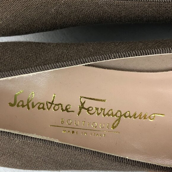 Salvatore Ferragamo Boutique NWOT Women's Size 8.5B Vara Brown Block Heel Pumps - Picture 16 of 16